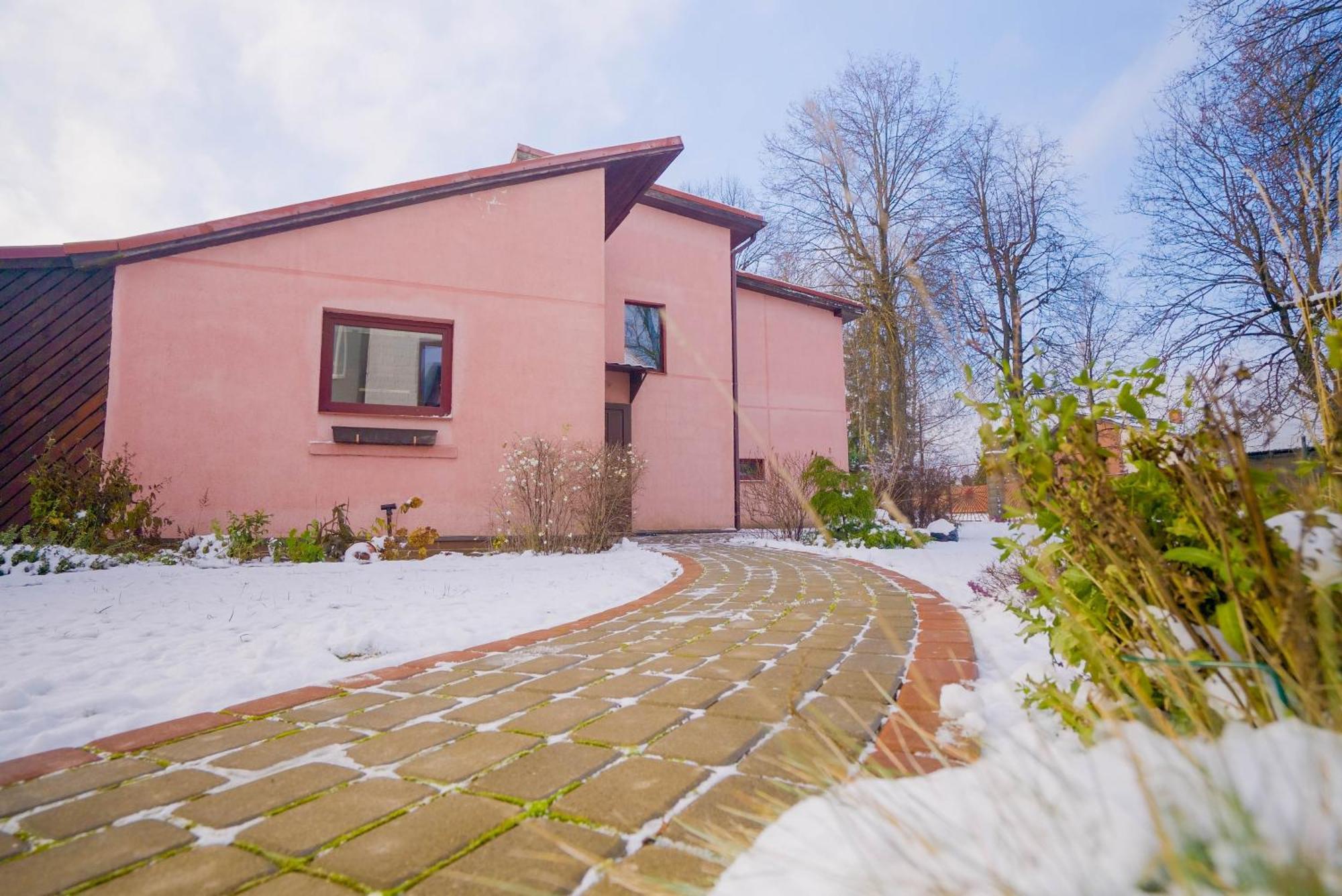 Getaway House Near Arboretum Botanical Garden Ogre Exterior photo